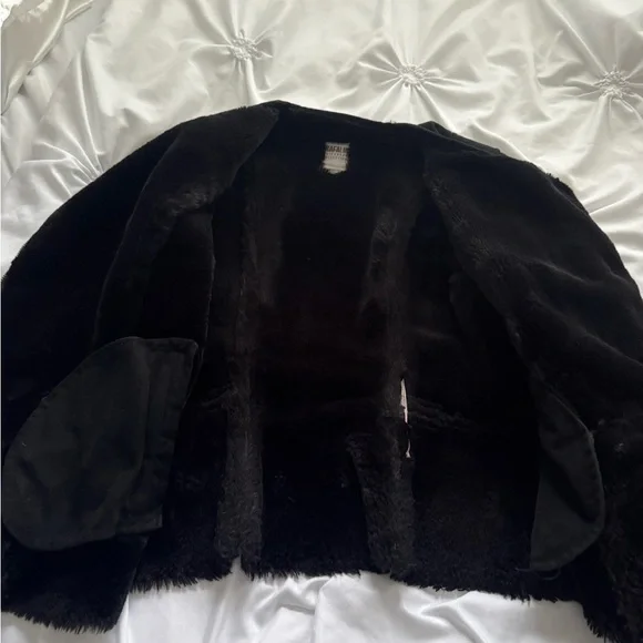 Zara Black Fur Jacket with Asymmetric Zipper - Picture 4 of 6